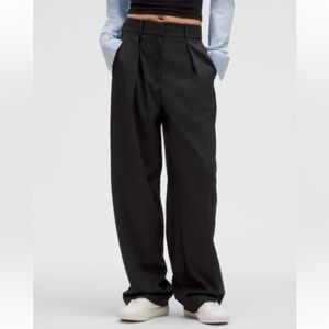 Lululemon Pleat-Front High-Rise Trouser